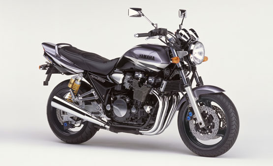 2002 Yamaha XJR1300