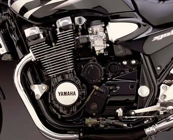 2002 Yamaha XJR1300