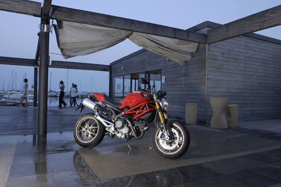 2009 Ducati Monster 1100S 