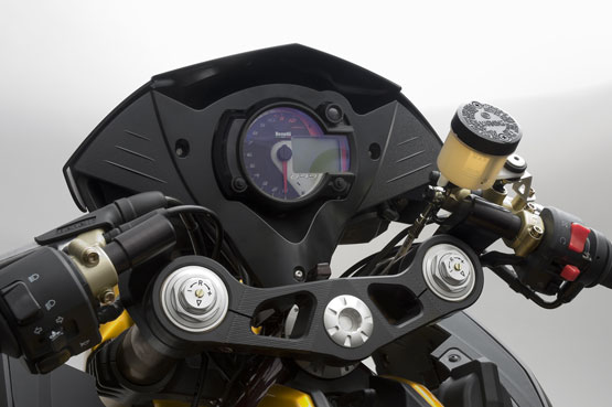 2011 Benelli Cafe Racer 899 