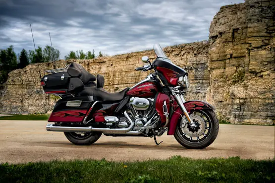 2011 Harley-Davidson FLHTCUSE6 CVO Ultra Classic Electra Glide 