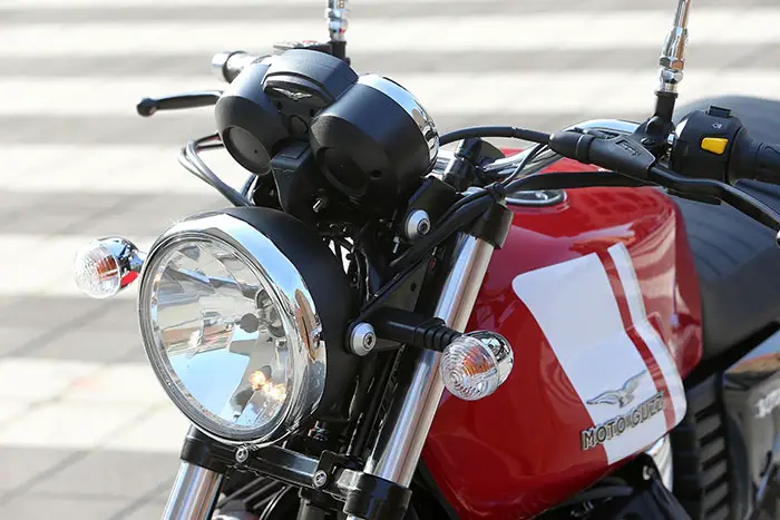 2015 Moto Guzzi V7 II Special 