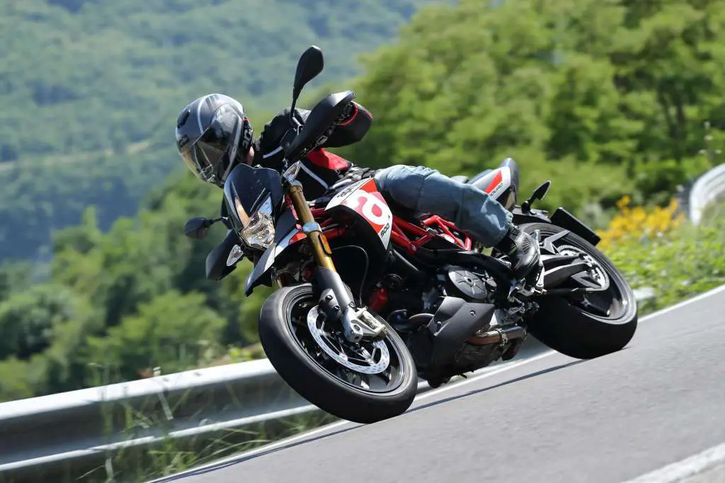 2018 Aprilia Dorsoduro 900
