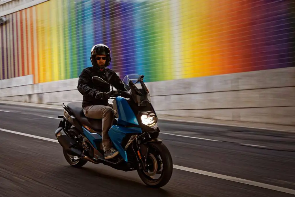2018 BMW C400X