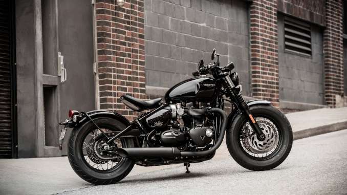 2018-Triumph-Bonneville-Bobber-Black2 2018 Triumph Bonneville Bobber Black
