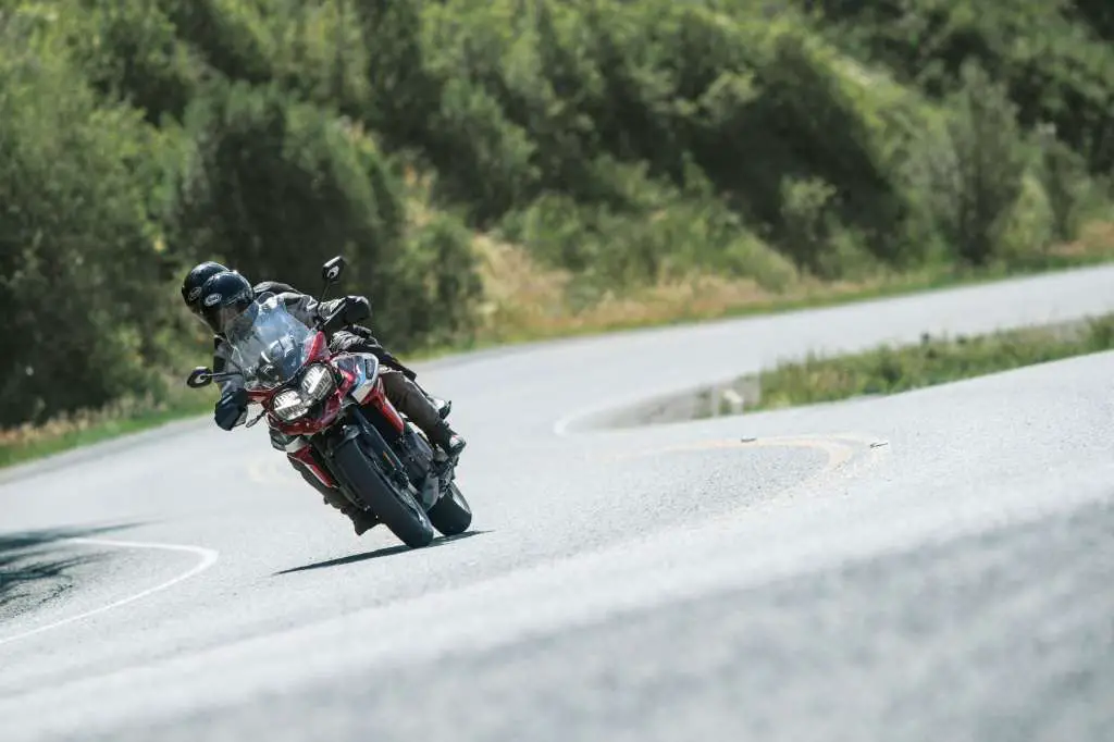 2018-Triumph-Tiger-1200XR1