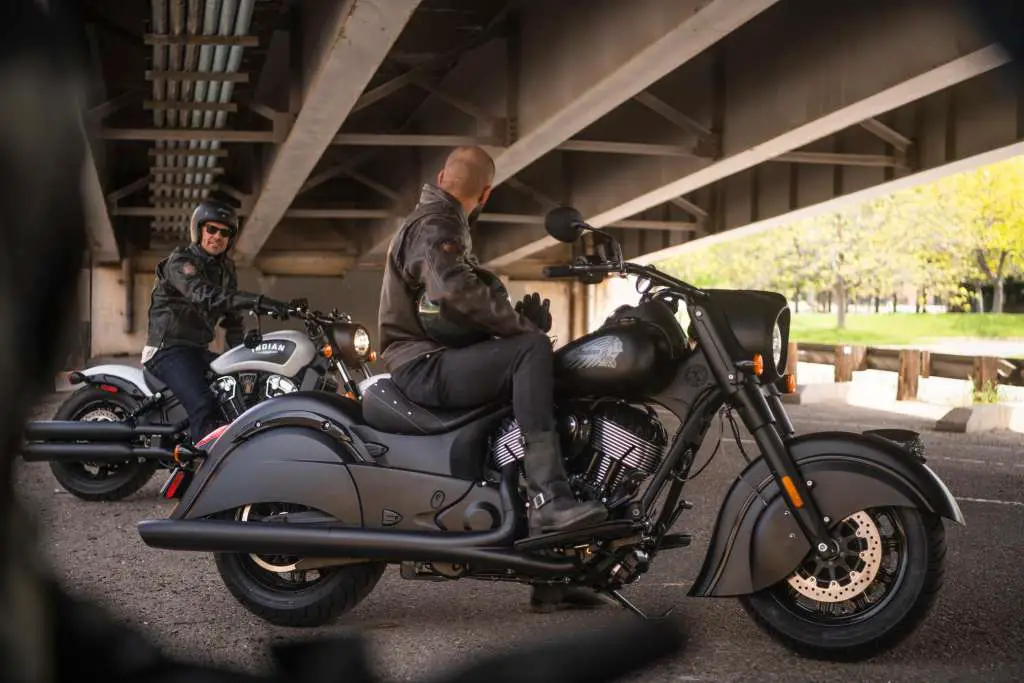 2019-Indian-Chief-Dark-Horse3