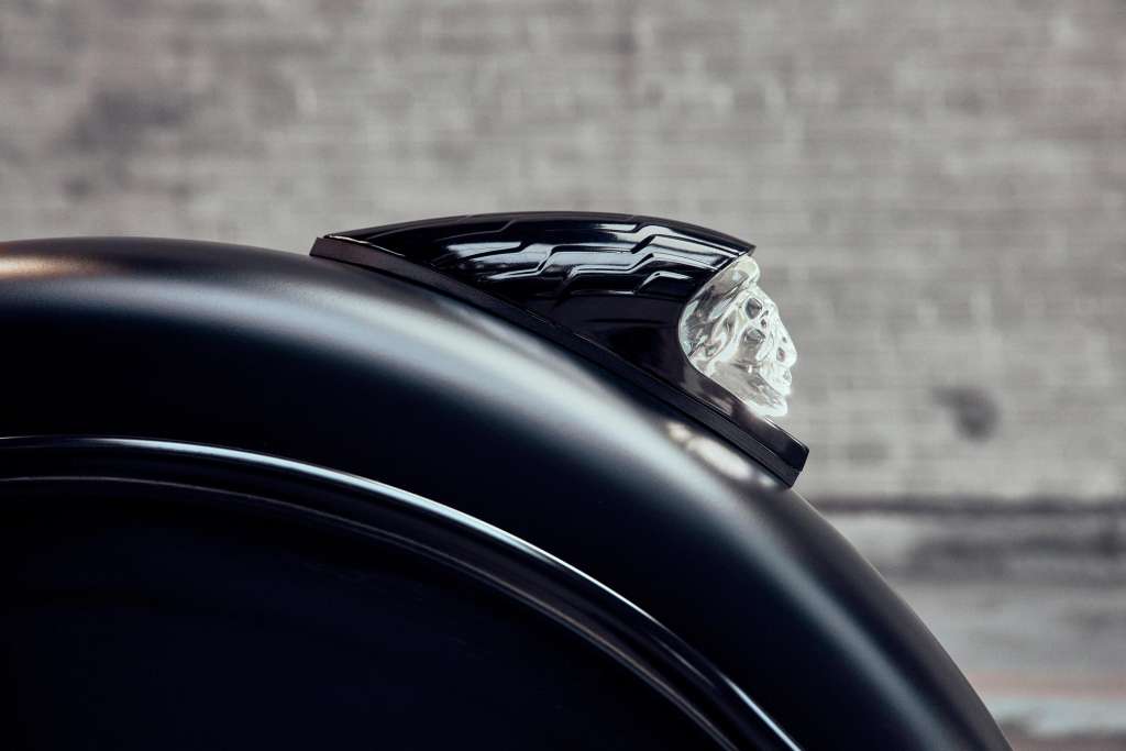 2019-Indian-Chief-Dark-Horse3