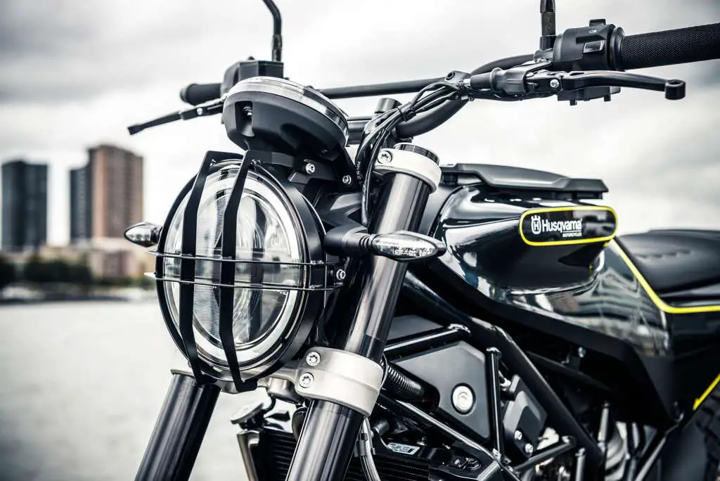 2019 Husqvarna SVARTPILEN 401