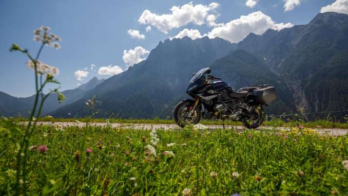 2020-BMW-R1250RS1 2020 BMW R1250RS