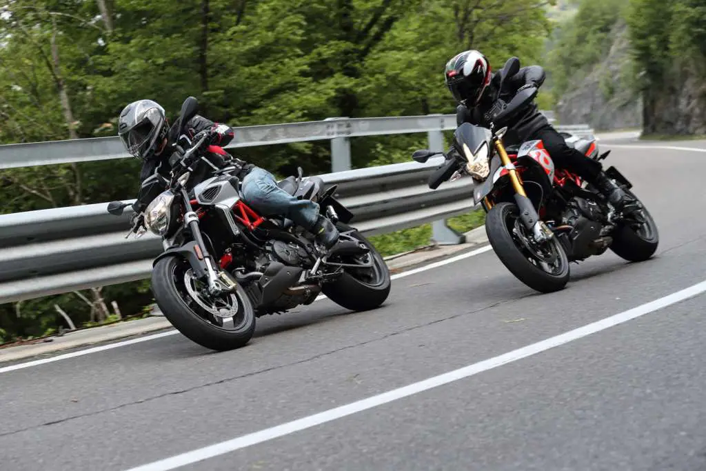 2020 Aprilia Dorsoduro 900