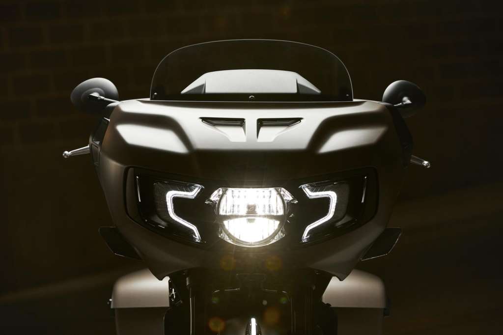 2021 Indian Challenger Dark Horse