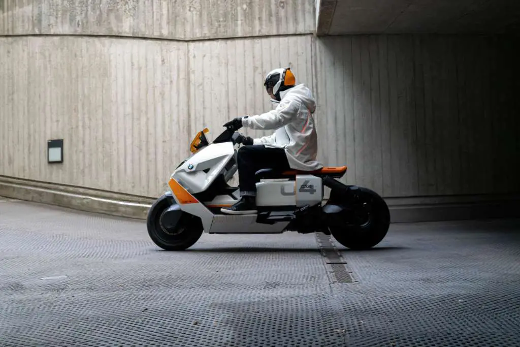 2021 BMW Definition CE04