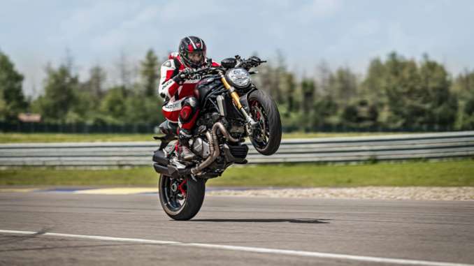 2021-Ducati-Monster-1200S1 2021 Ducati Monster 1200S
