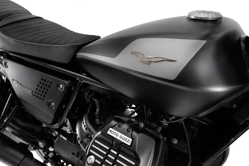 2021 Moto Guzzi V9 Bobber
