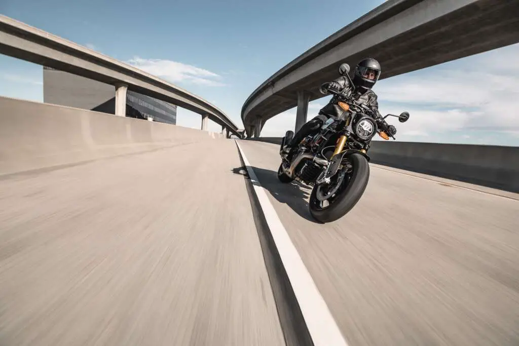 2022 Indian FTR1200R Carbon