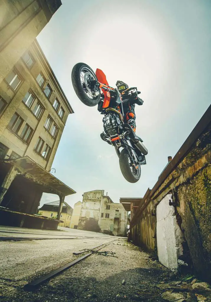 2021 KTM 690 SMC R
