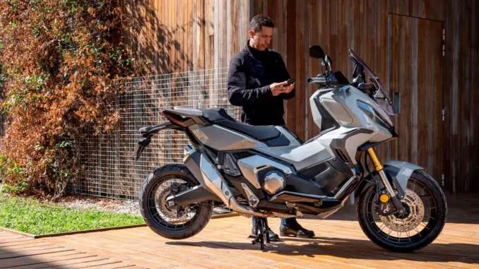 HONDA SMARTPHONE AND ROADSYNC APPLICATION