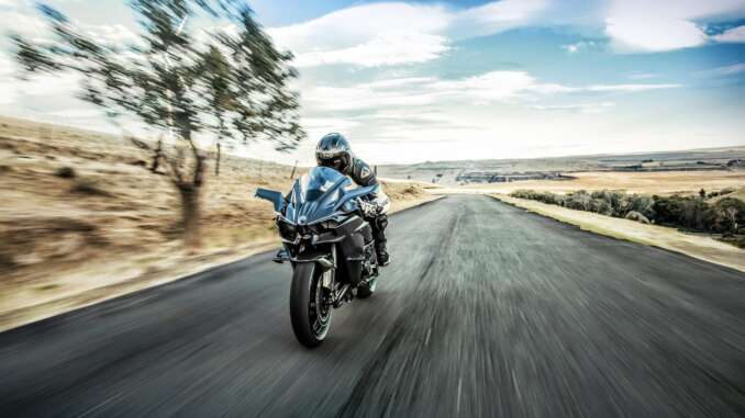 2022-Kawasaki-Ninja-H2R4 2022 Kawasaki Ninja H2R