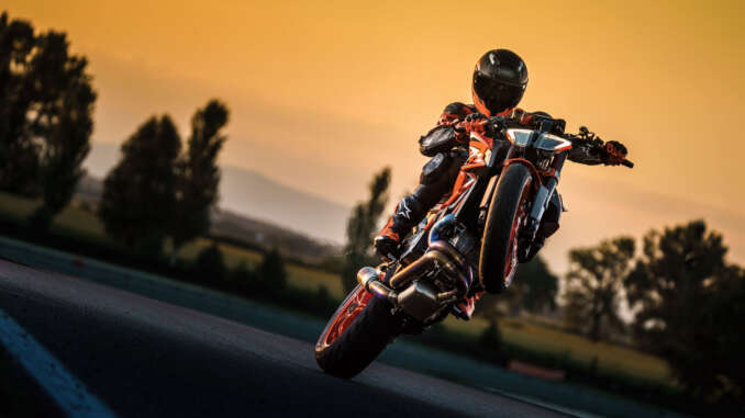2022-KTM-1290-Super-Duke-R-EVO1 2022 KTM 1290 Super Duke R EVO
