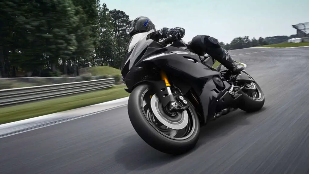 2022 Yamaha YZF-R6 RACE