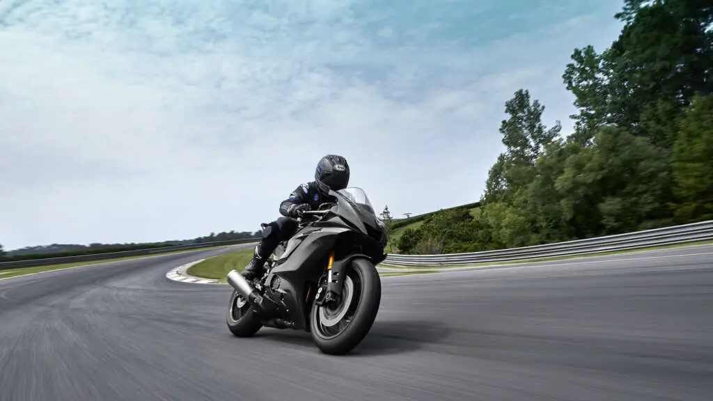 2022 Yamaha YZF-R6 RACE