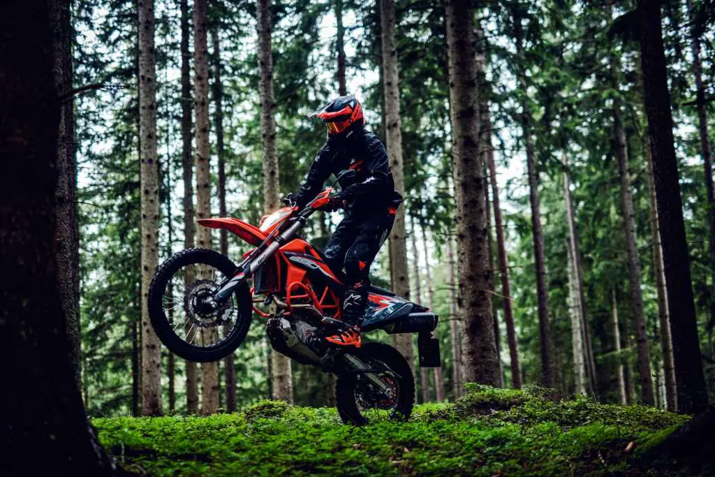 2022 KTM 690 Enduro R