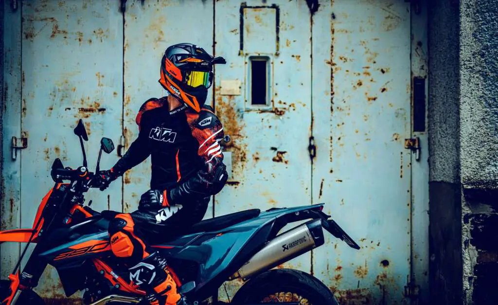 2022 KTM 690 SMC R