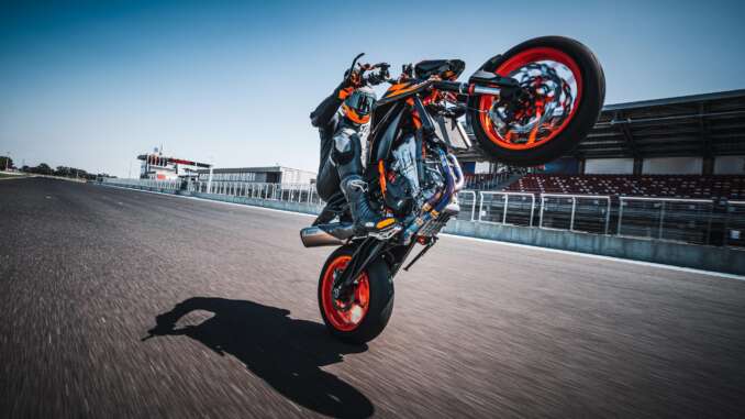 2022-KTM-890-Duke-R5 2022 KTM 890 Duke R