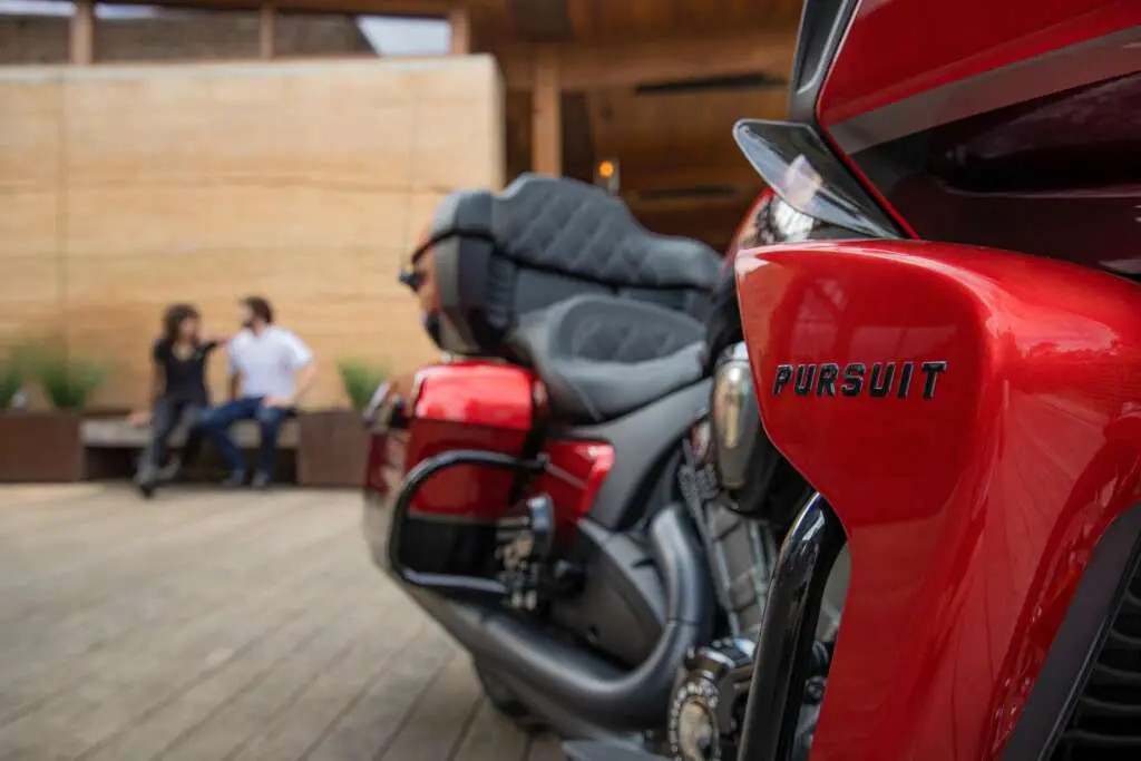 2022 Indian Pursuit Dark Horse Premium