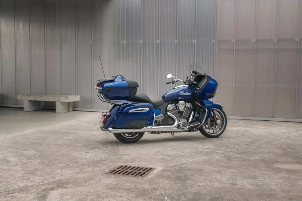 2022 Indian Pursuit Limited Premium