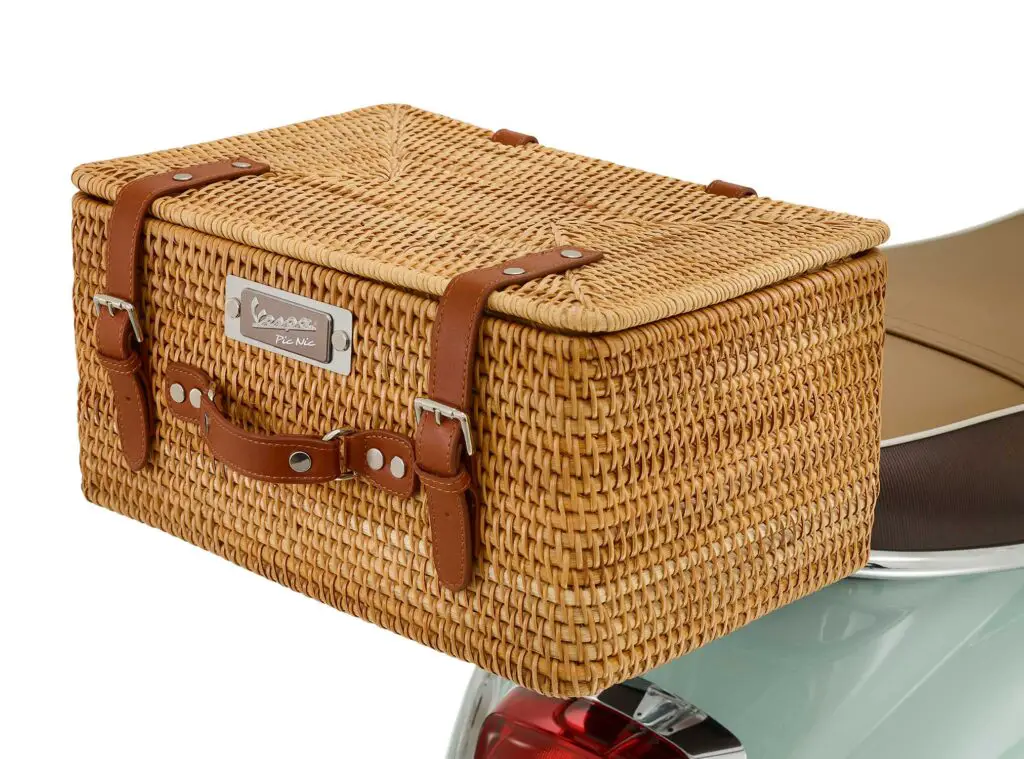 2023 Vespa Pic Nic