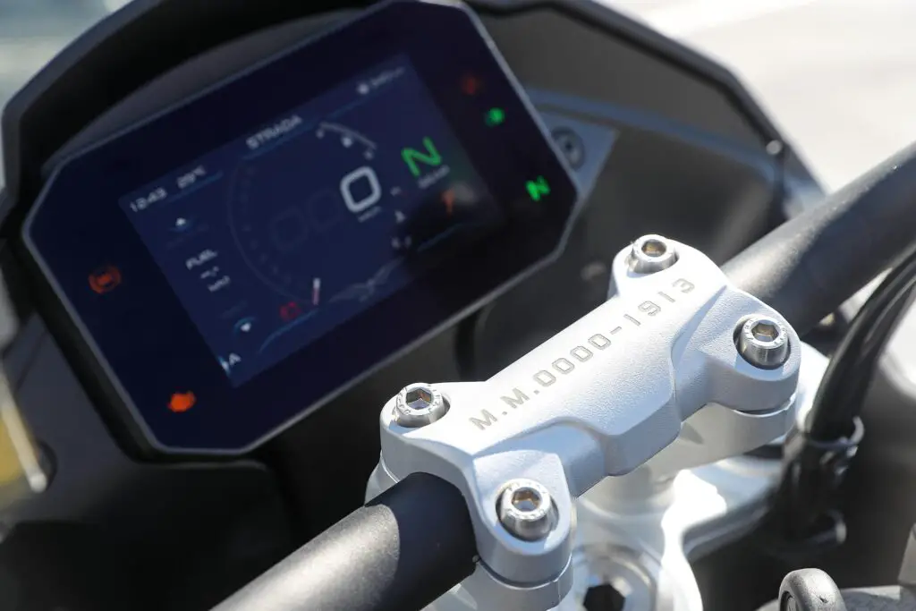 2023 Moto Guzzi V100 Mandello Aviazione Navale