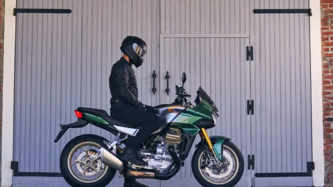 2023 Moto Guzzi V100 Mandello