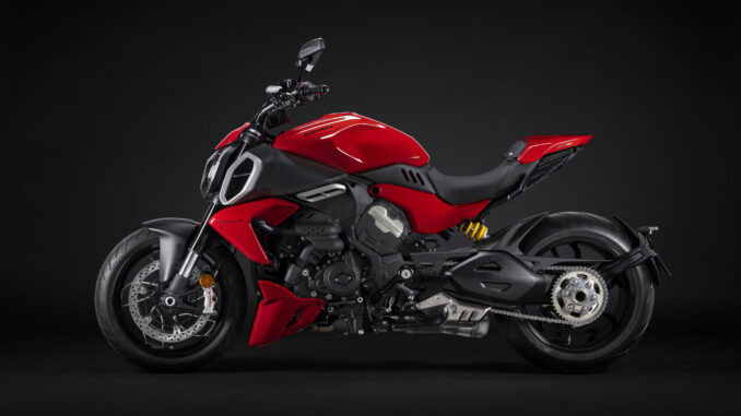 2023-Ducati-Diavel-V4c 2023 Ducati Diavel V4