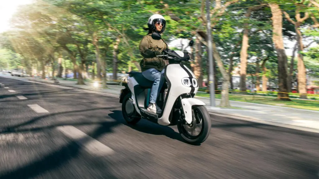 2023 Yamaha NEOs Electric