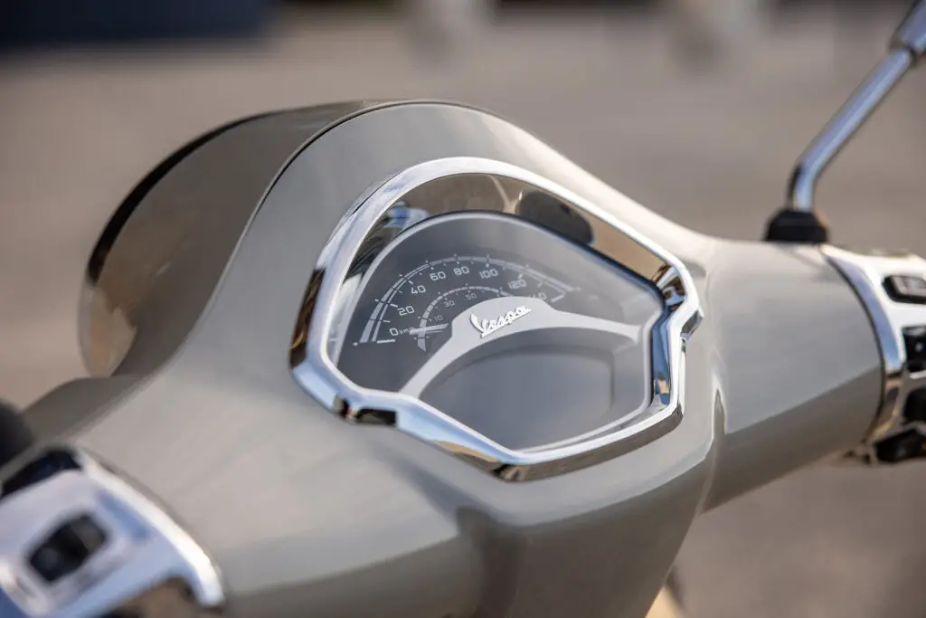 2023 Vespa GTS 300