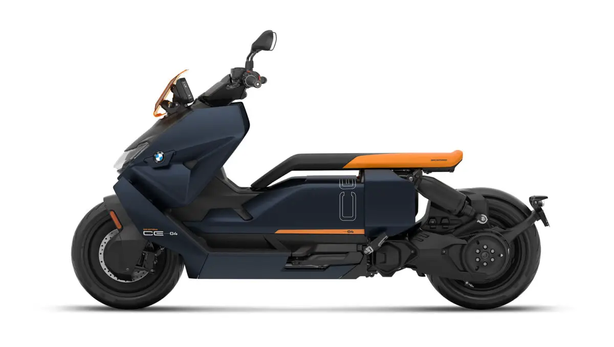 2024 BMW CE04