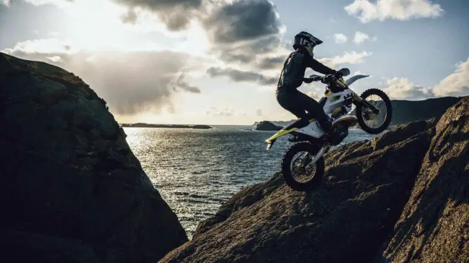 2024-Husqvarna-TE300c 2024 Husqvarna TE300
