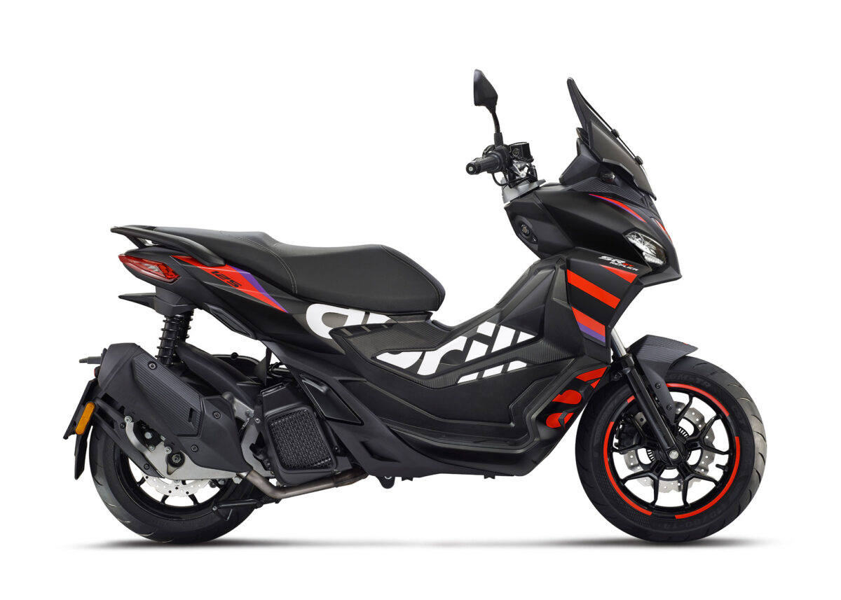2024 Aprilia SR GT Replica