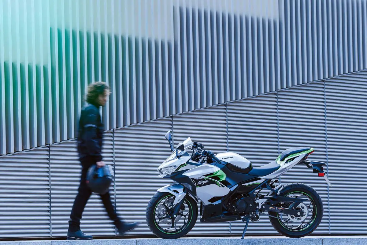 2024 Kawasaki Ninja e1