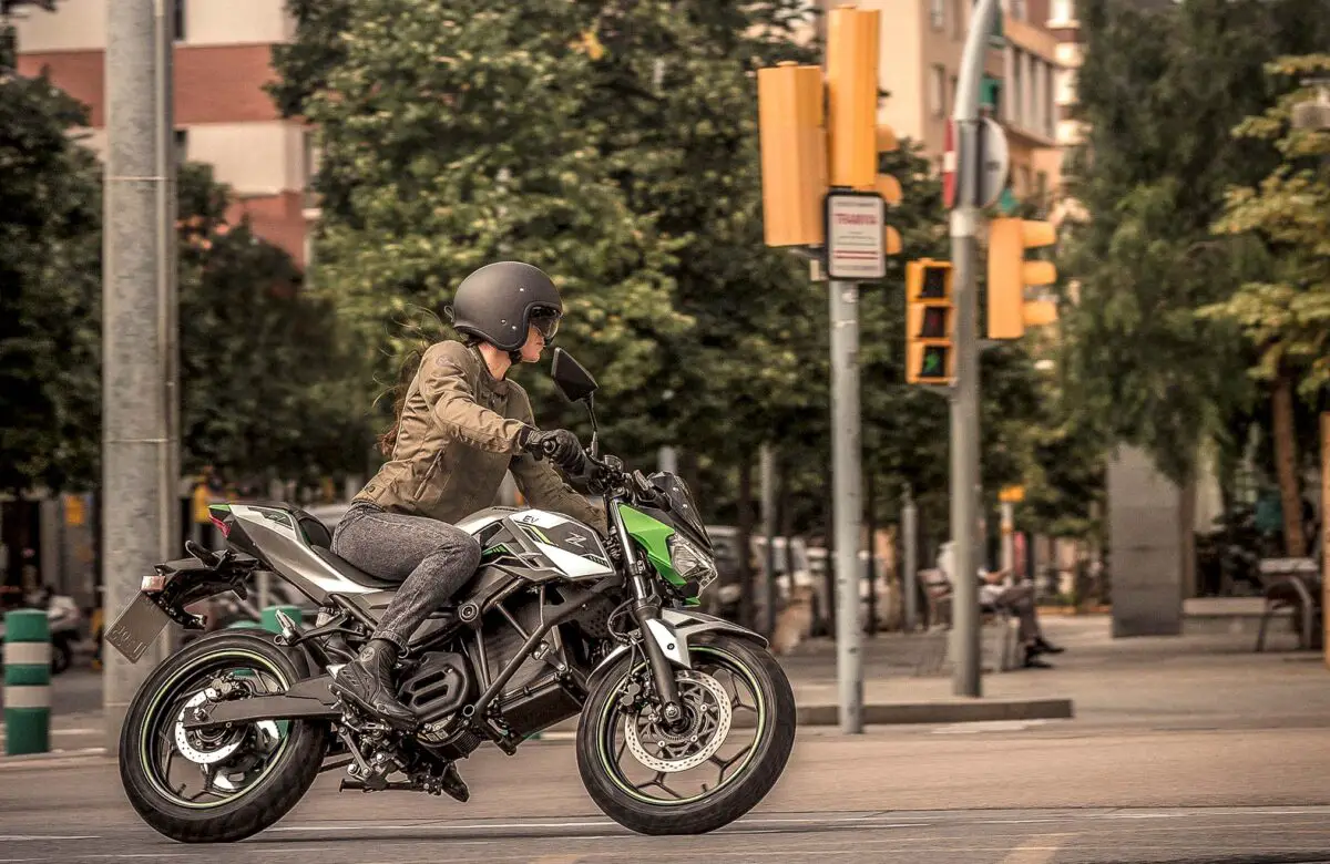 2024 Kawasaki Z e1