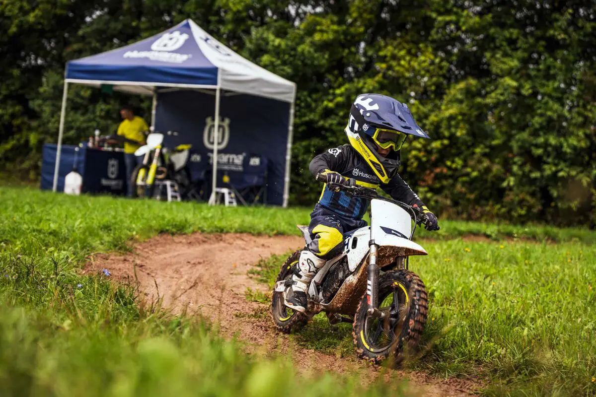 2024 Husqvarna EE2