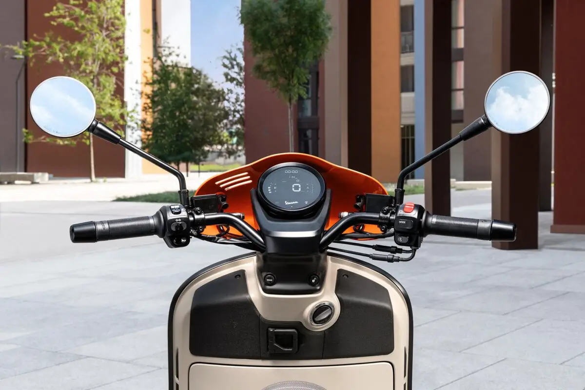 2024 Vespa GTV