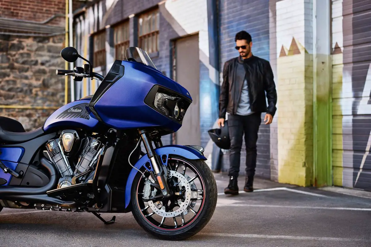 2024 Indian Challenger Dark Horse