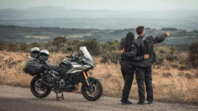 2024 Suzuki GSX-S1000GX+