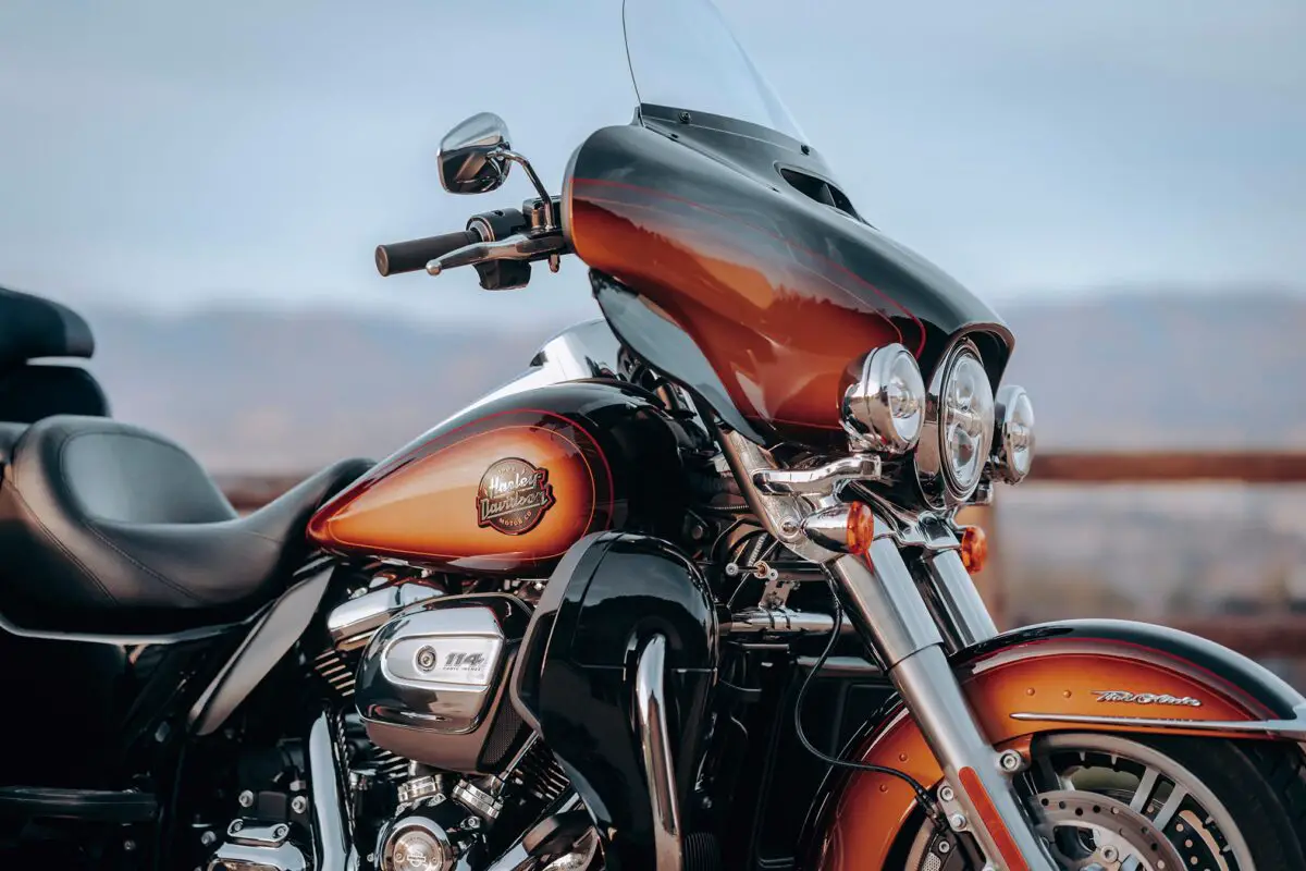 2024 Harley-Davidson Tri Glide Ultra Tobacco Fade
