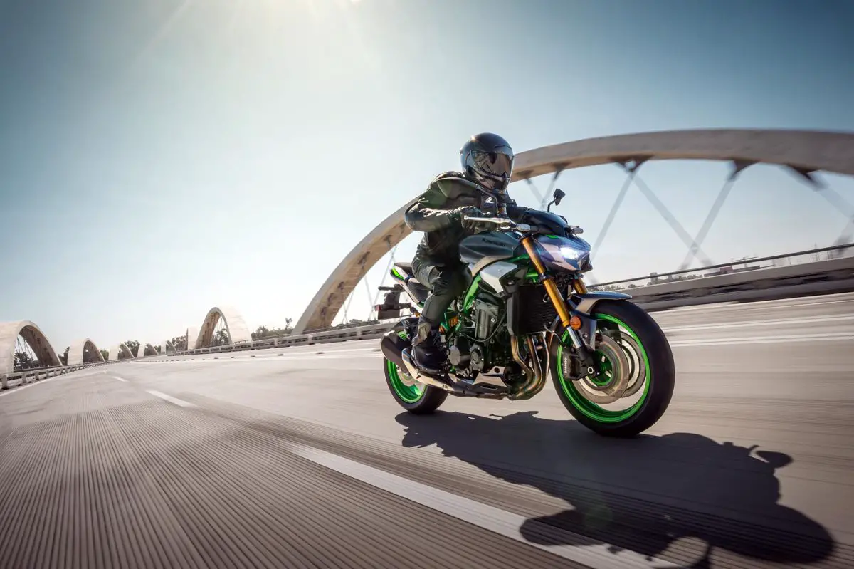 2025 Kawasaki Z900SE ABS