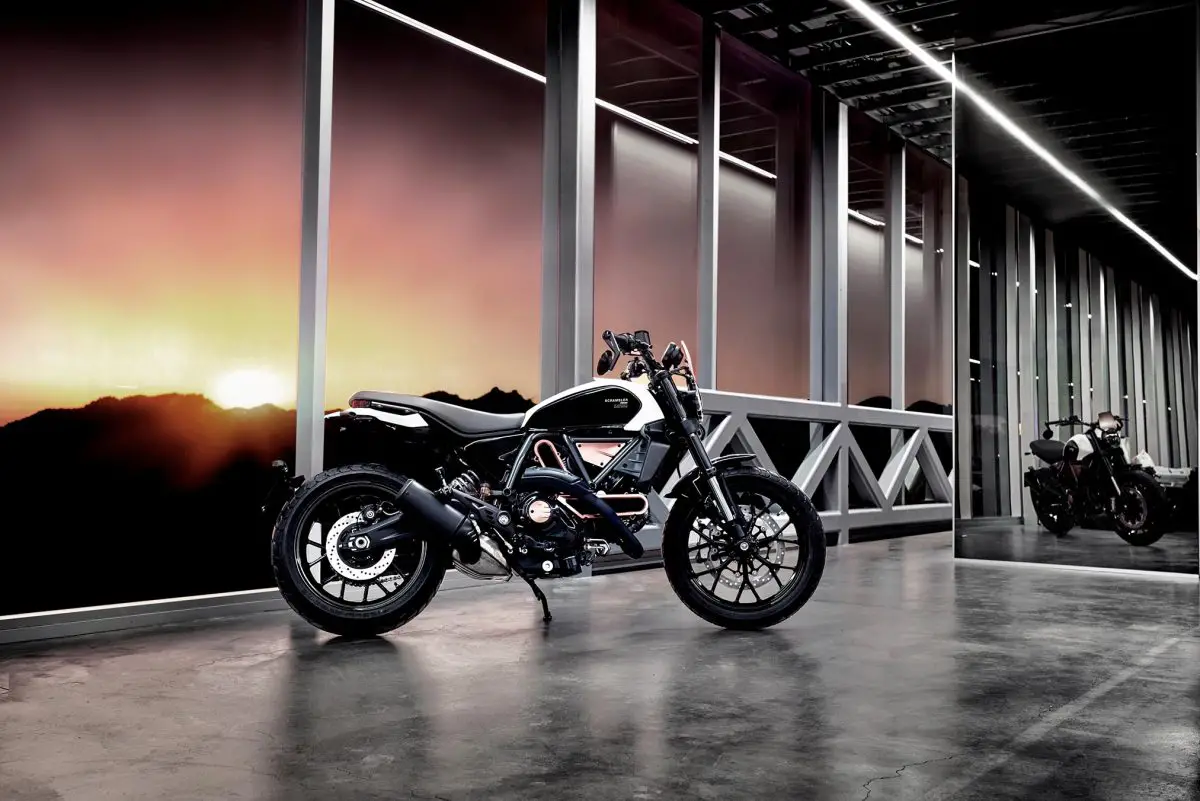 2025 Ducati Scrambler 10° Anniversario Rizoma Edition