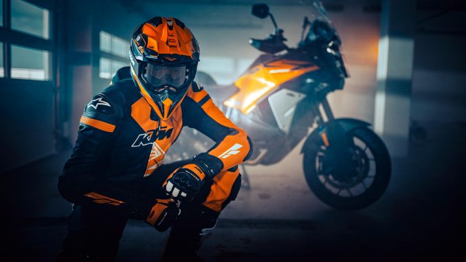 2025 KTM 1390 Super Adventure S Evo